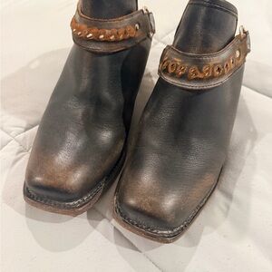 Freebird Women's Black and Brown Ankle Boots